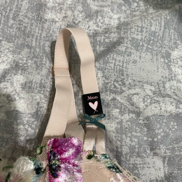 Victoria’s Secret Floral Sexy Bra - Picture 3 of 5